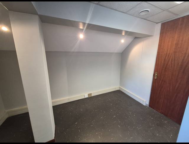 325M² OFFICE TO LET IN WOODMEAD